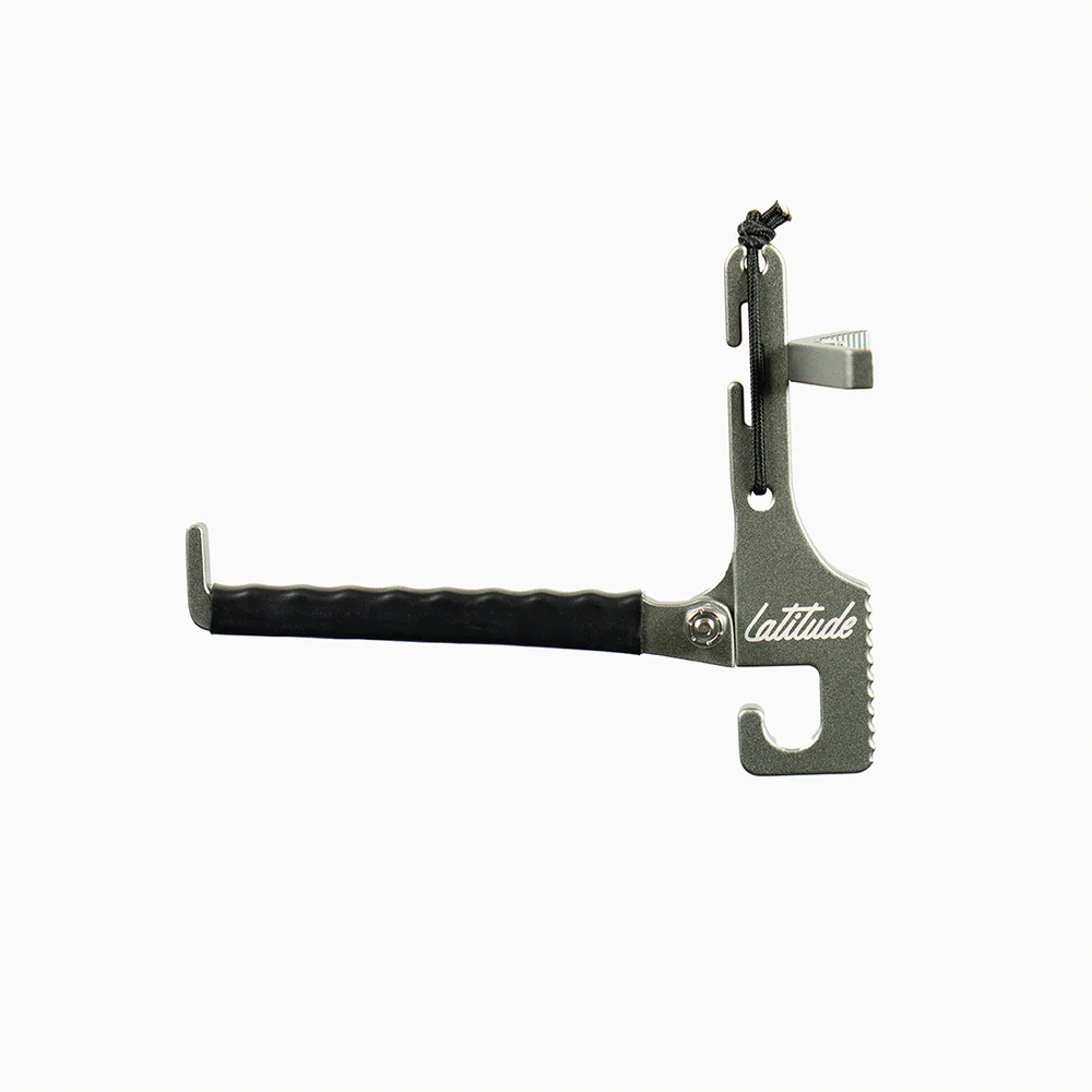 Latitude Bow Bite Hanger