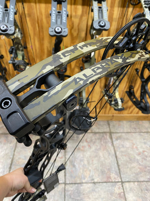 Hoyt® Alpha X™ 33