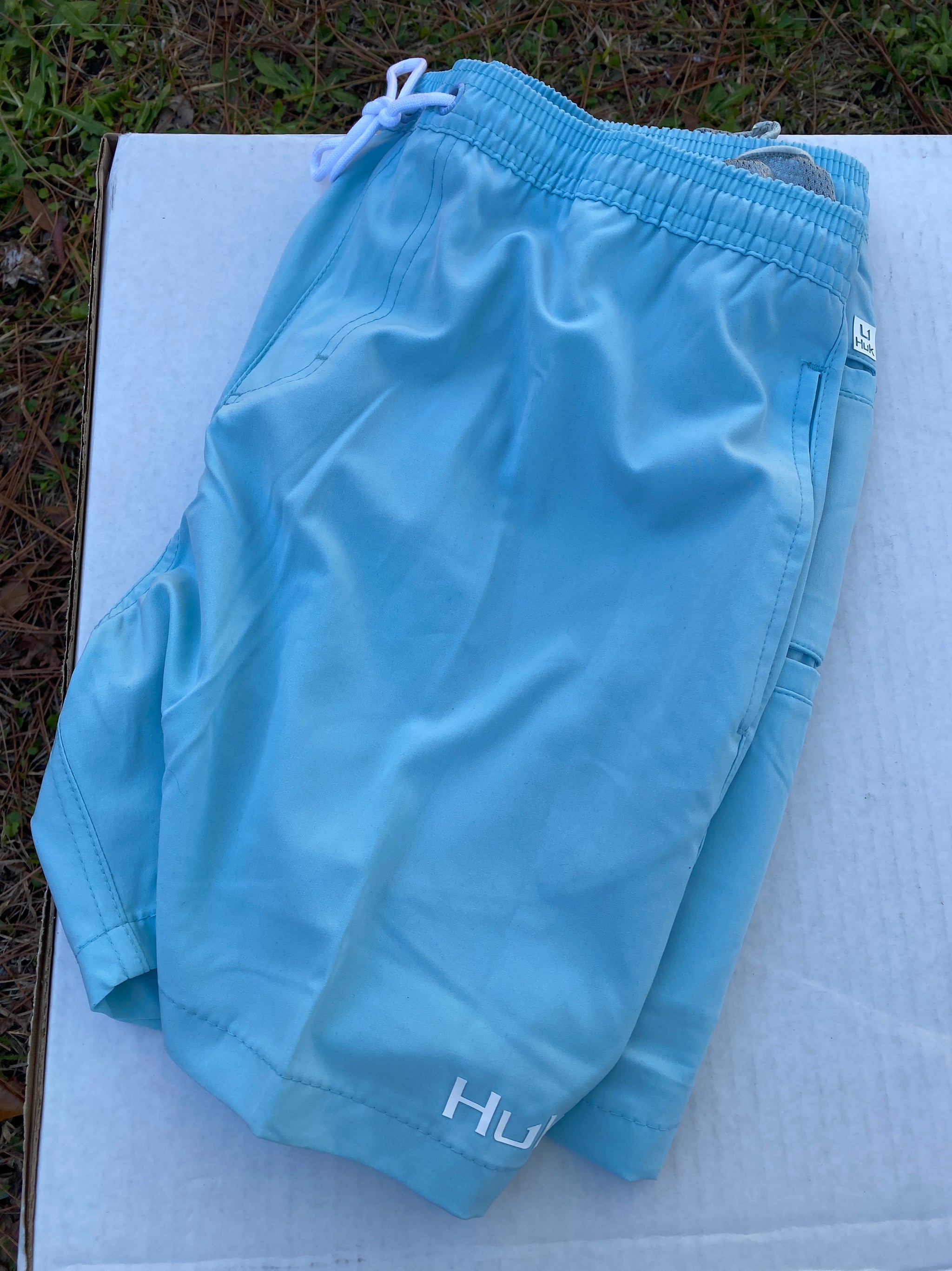 Huk Capers Volley 5.5 Fishing and Swim Short with Pockets