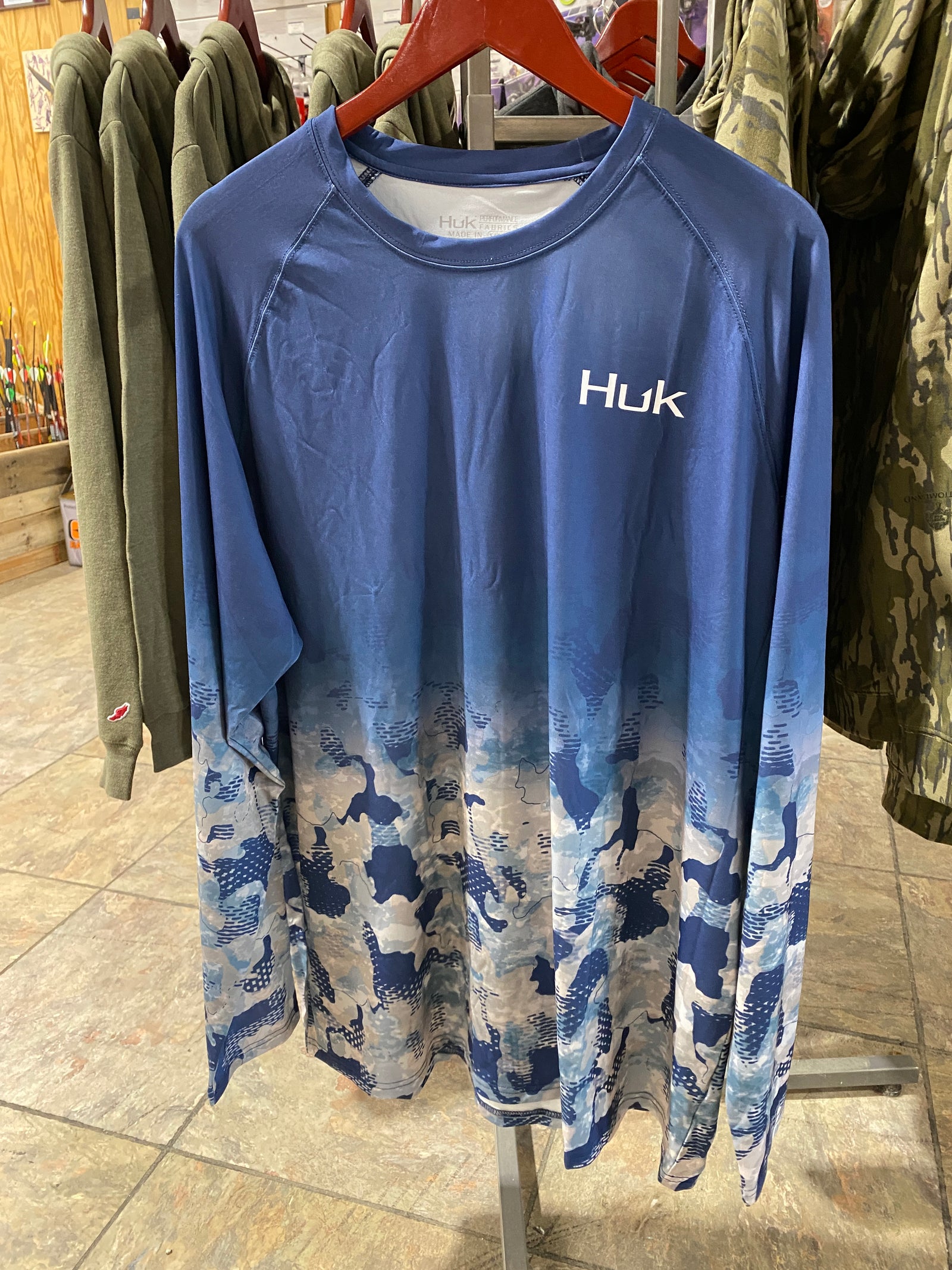 HUK Refraction Fish Fade Pursuit LS